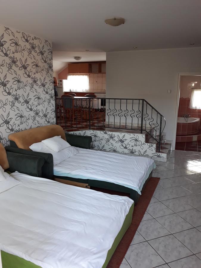 Rozsa Apartman Lenti Luaran gambar